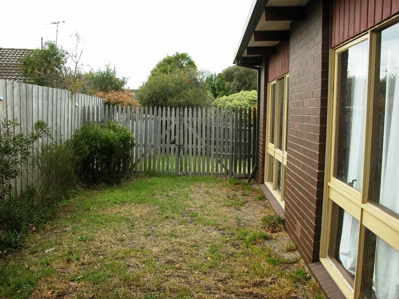 13 Cootamundra Avenue, Rosebud West VIC 3940