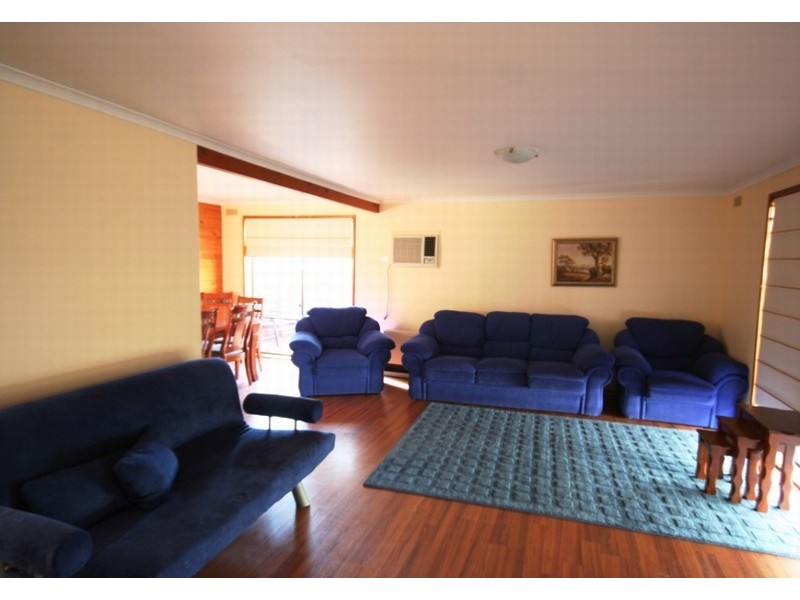 108 Sixth Avenue, Rosebud VIC 3939