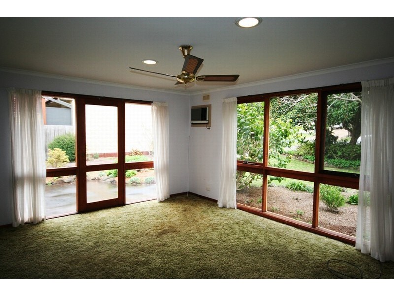 51 Leon Avenue, Rosebud VIC 3939