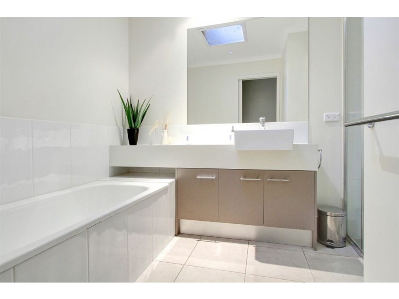 2/58 First Avenue, Rosebud VIC 3939
