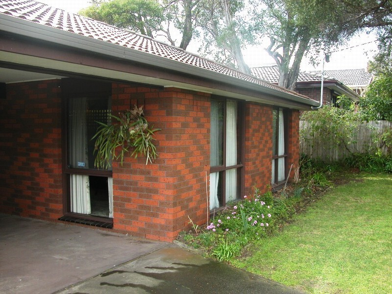 60 Whitehead Grove, Rosebud VIC 3939