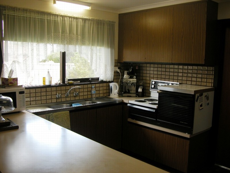 60 Whitehead Grove, Rosebud VIC 3939