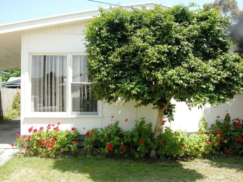 88 Eighth Avenue, Rosebud VIC 3939