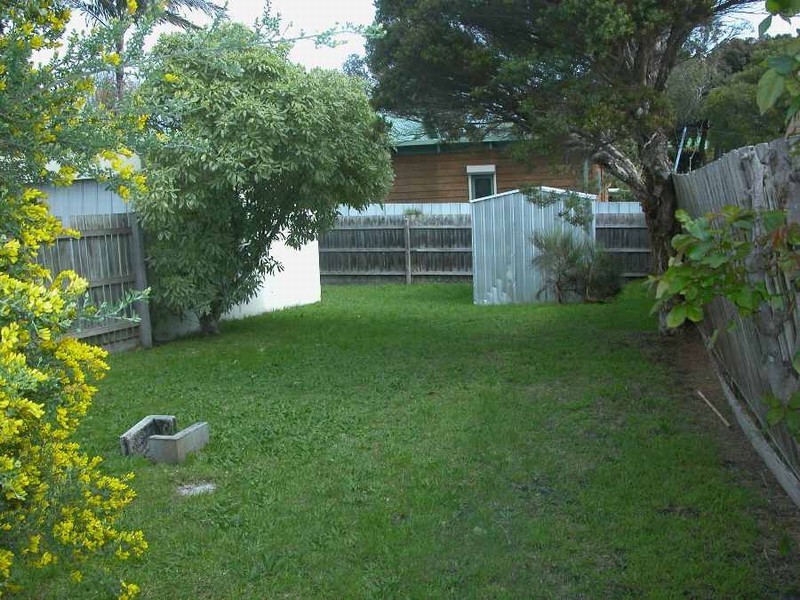 88 Eighth Avenue, Rosebud VIC 3939