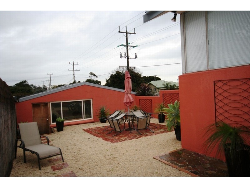 76 Fourth Avenue, Rosebud VIC 3939