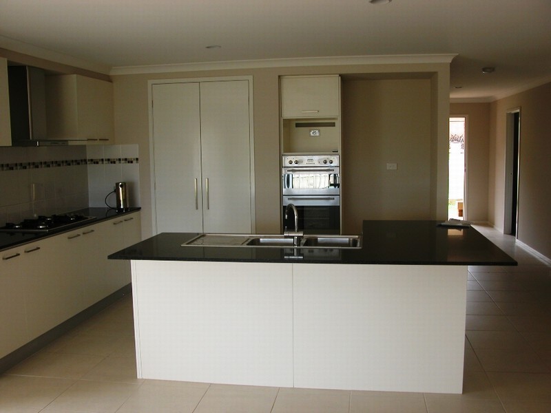 4 Mt Arthur Avenue, Rosebud VIC 3939