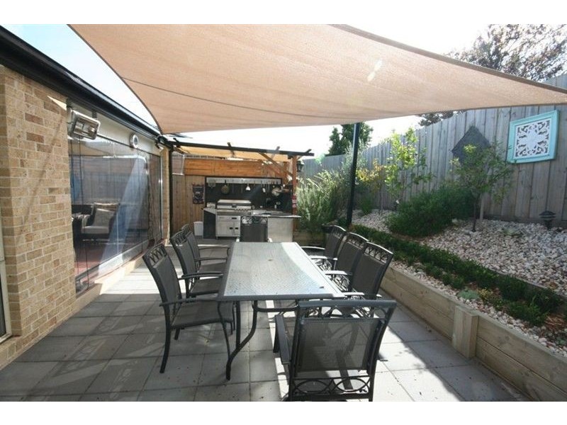 27 Fourth Avenue, Rosebud VIC 3939