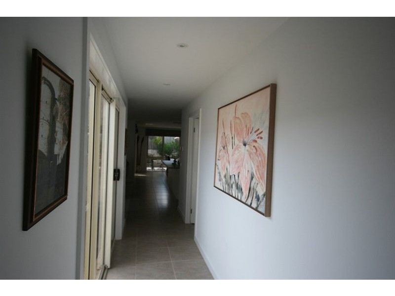 27 Fourth Avenue, Rosebud VIC 3939