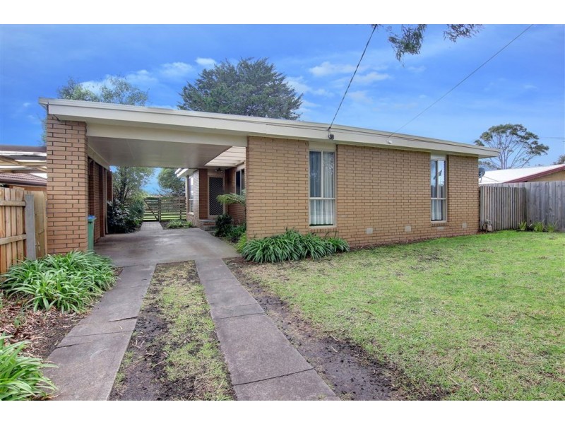 16 Kolinda Crescent, Rosebud VIC 3939