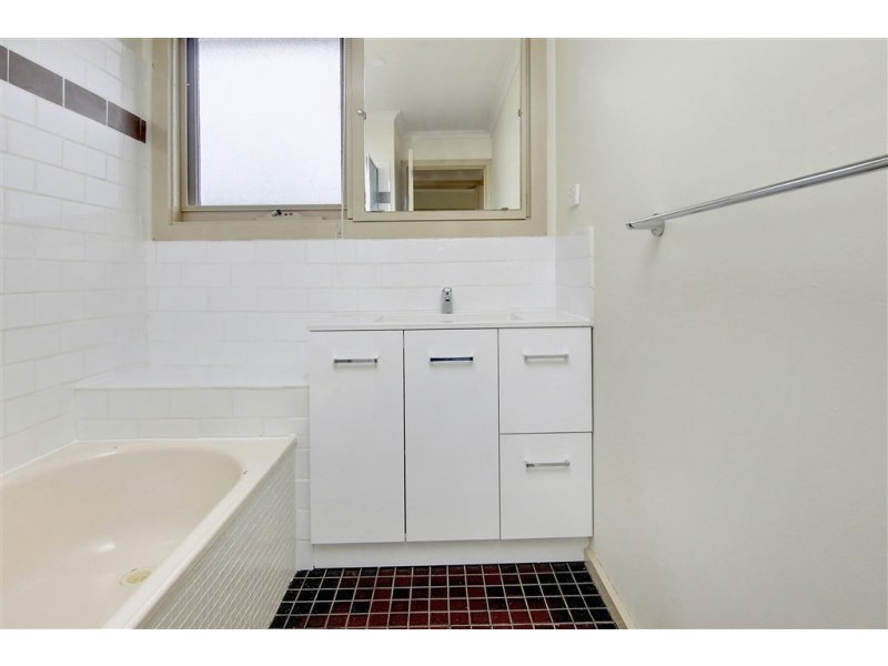 16 Kolinda Crescent, Rosebud VIC 3939