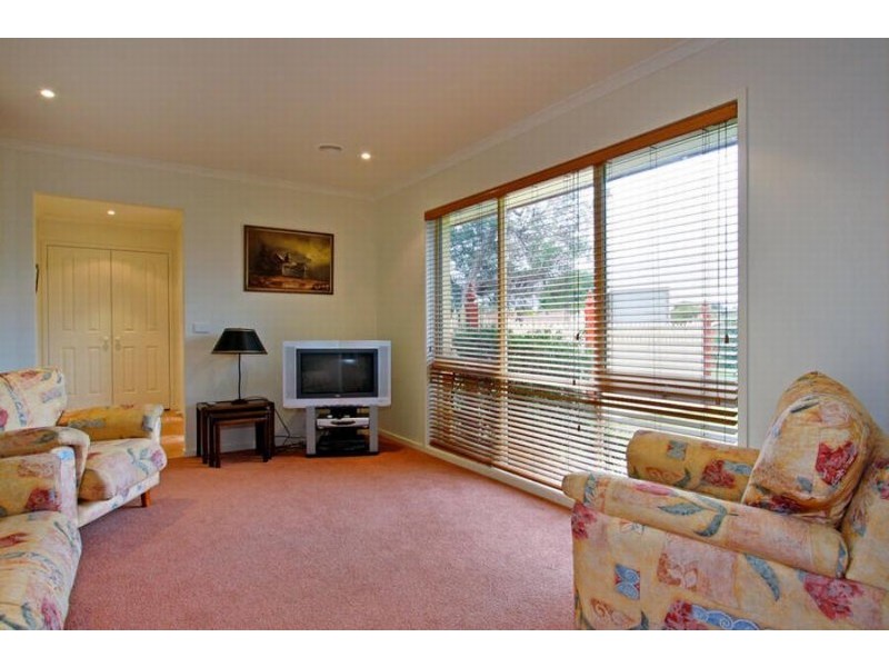 220 Eighth Avenue, Rosebud VIC 3939