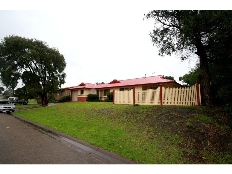 220 Eighth Avenue, Rosebud VIC 3939