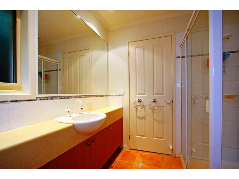 220 Eighth Avenue, Rosebud VIC 3939