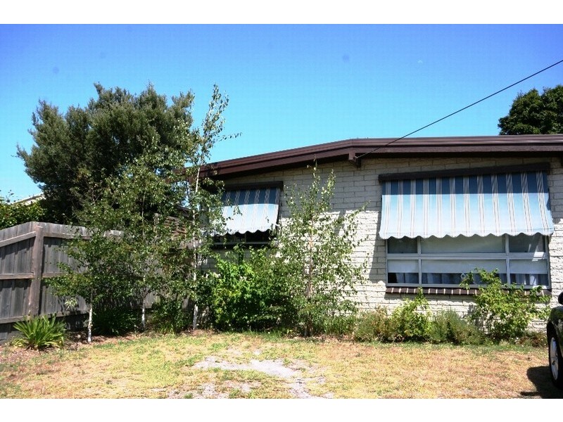 186 Eighth Avenue, Rosebud VIC 3939