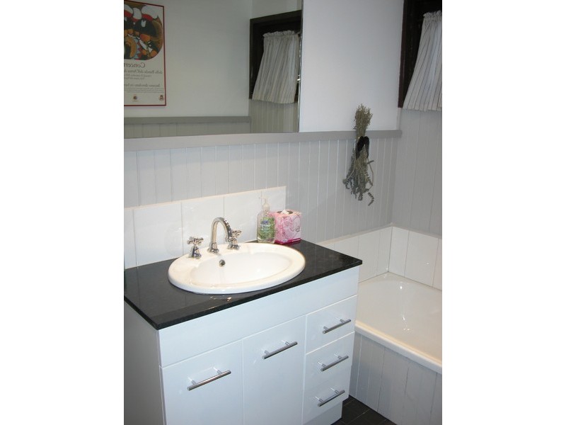 2 Burrell Street, Mccrae VIC 3938