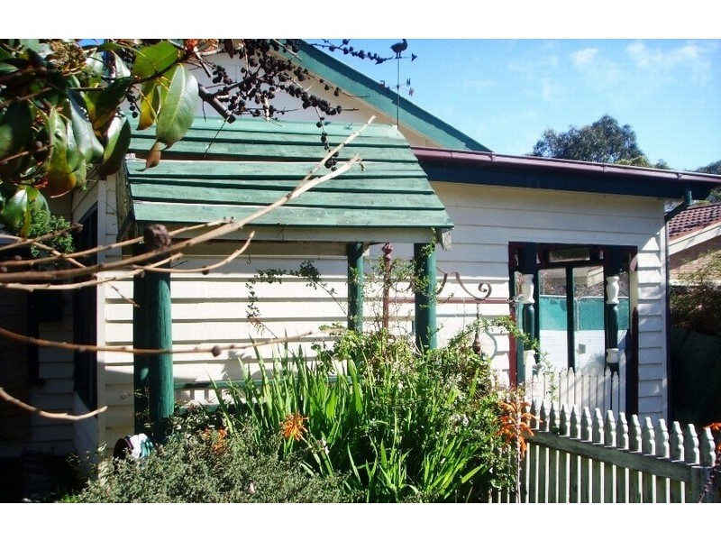 18 Sixth Avenue, Rosebud VIC 3939
