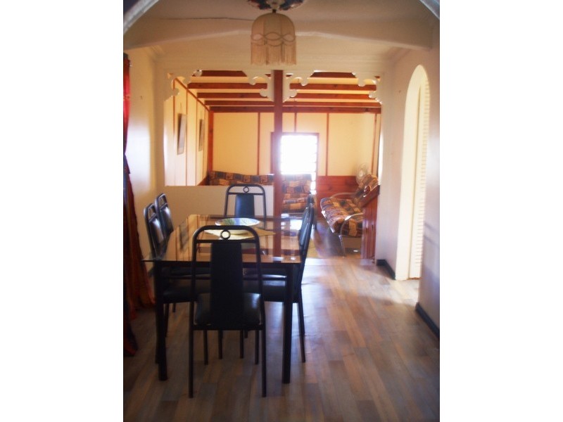 18 Sixth Avenue, Rosebud VIC 3939