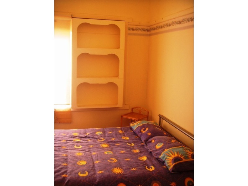 18 Sixth Avenue, Rosebud VIC 3939