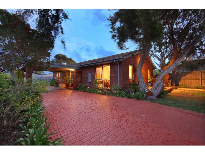 19 Greenhood Cres, Rosebud VIC 3939