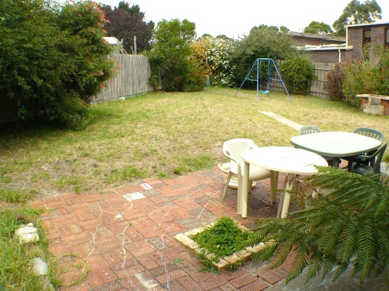 2 Moreton Street, Frankston North VIC 3200