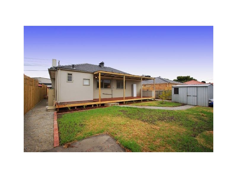 2 Madden Street, Seaford VIC 3198