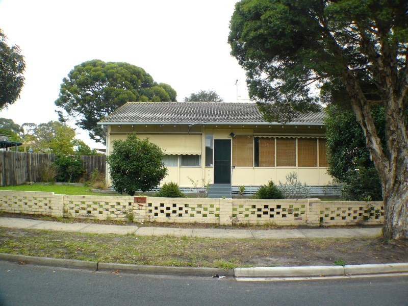 8 Longleaf Street, Frankston North VIC 3200