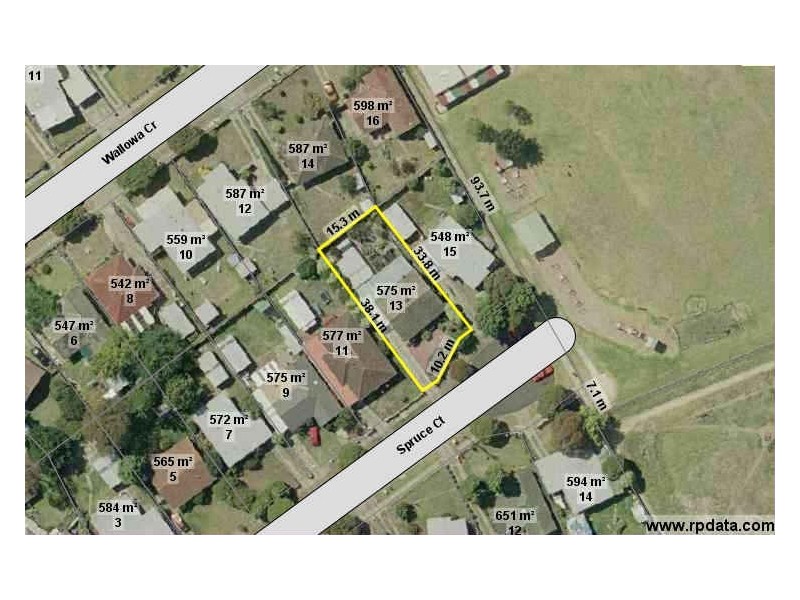 13 Spruce Court, Frankston North VIC 3200