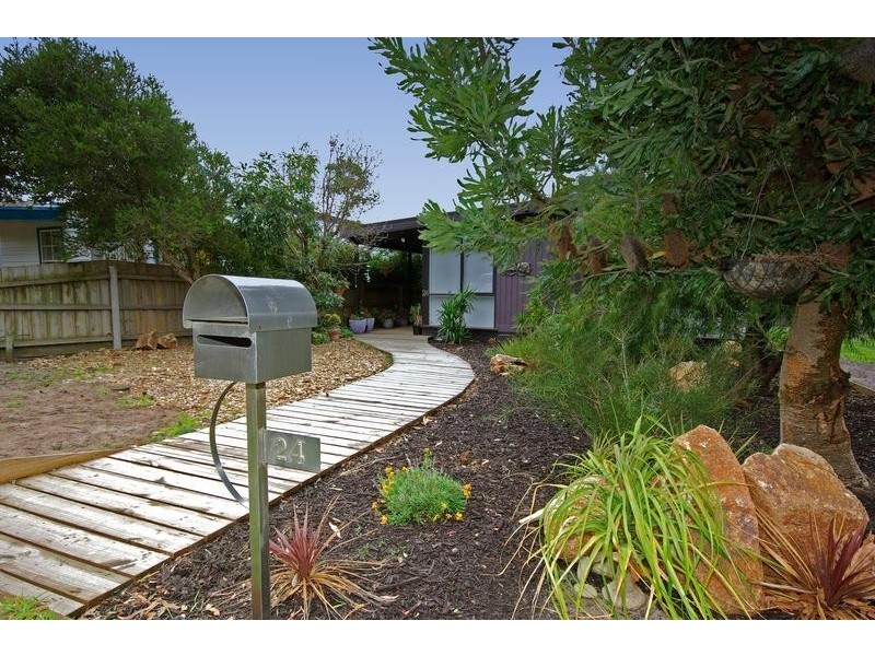 24 Beach Grove, Seaford VIC 3198