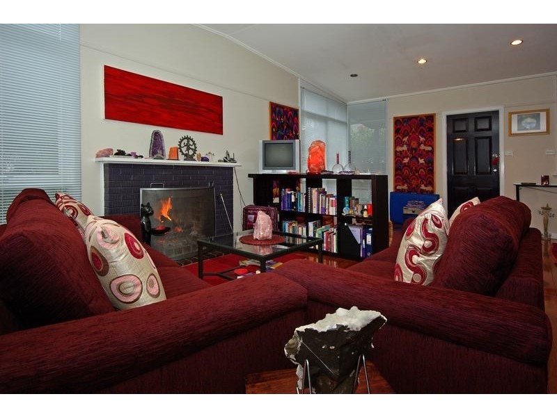 24 Beach Grove, Seaford VIC 3198