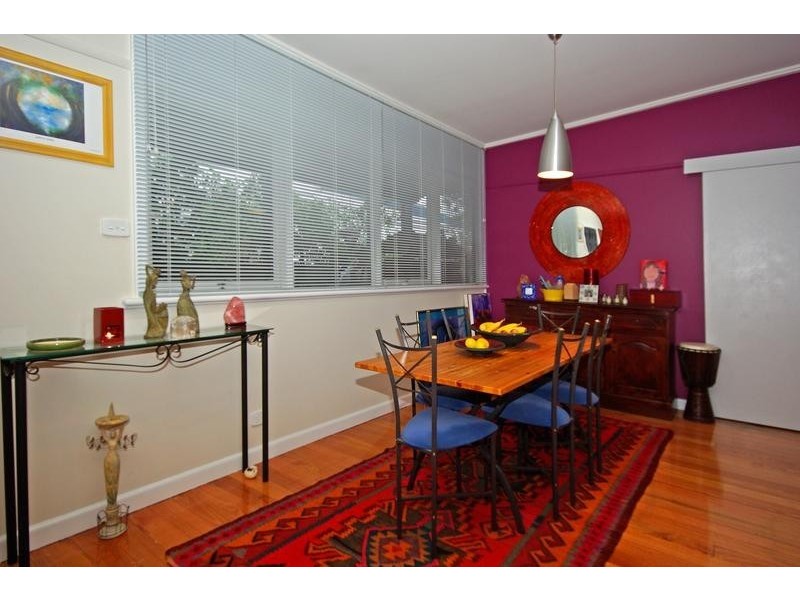24 Beach Grove, Seaford VIC 3198