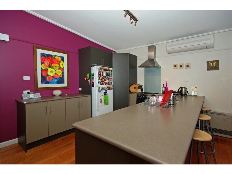 24 Beach Grove, Seaford VIC 3198