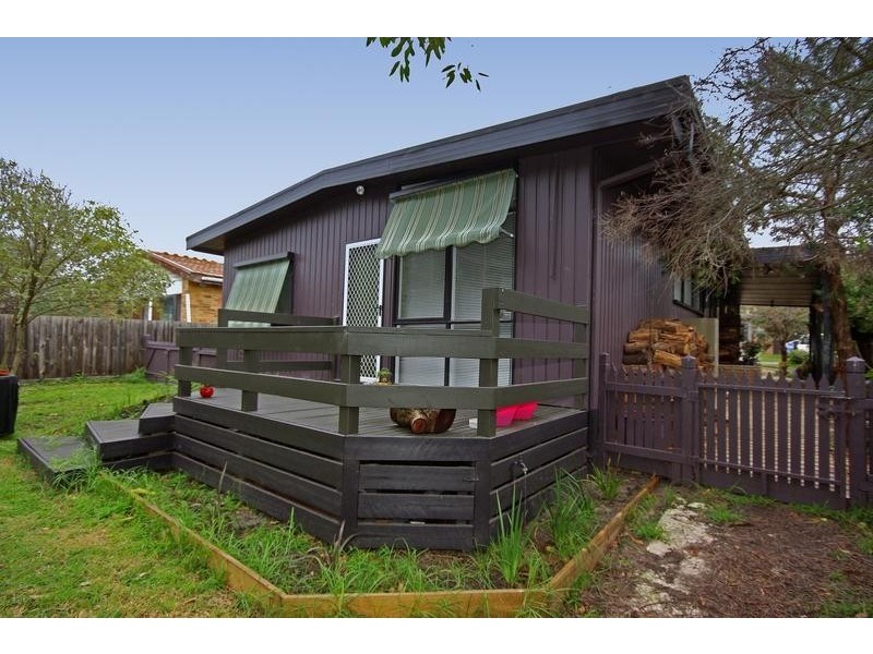 24 Beach Grove, Seaford VIC 3198