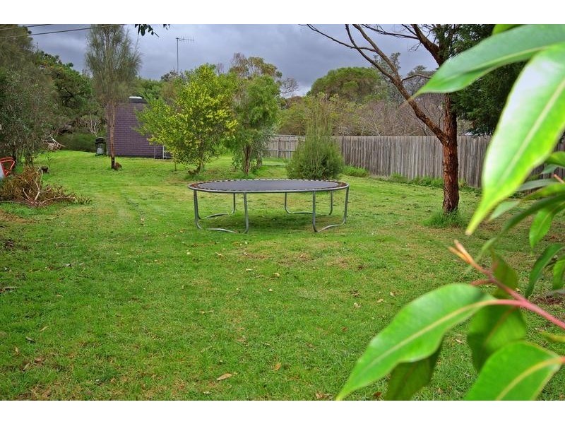 24 Beach Grove, Seaford VIC 3198