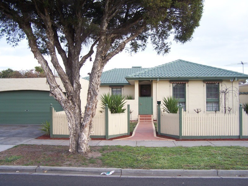 48 Maple Street, Seaford VIC 3198