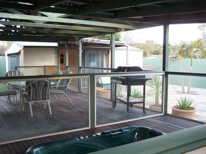 48 Maple Street, Seaford VIC 3198