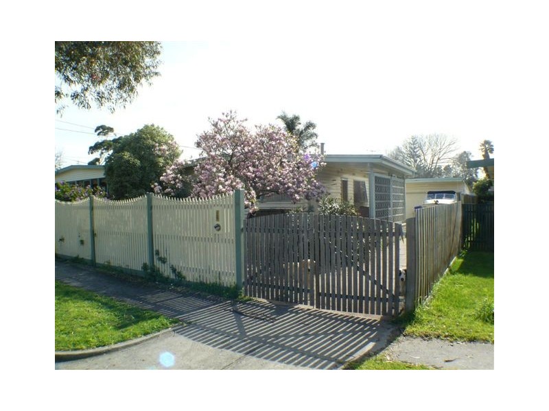 19 Denbigh Road, Seaford VIC 3198