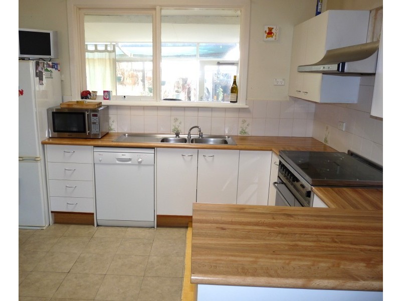 9 Moresby Avenue, Seaford VIC 3198
