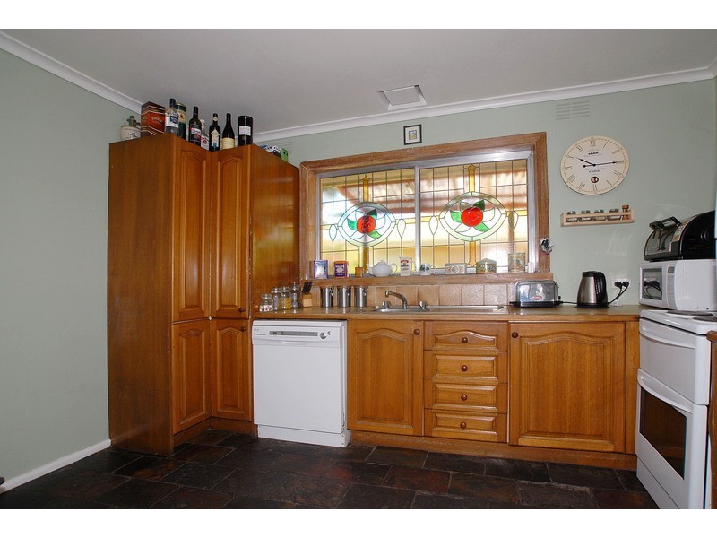 8 Carrington Avenue, Seaford VIC 3198