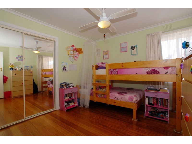 8 Carrington Avenue, Seaford VIC 3198