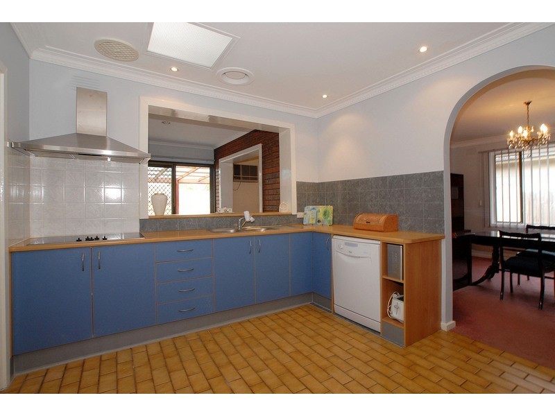 4 Mountain View Crescent, Seaford VIC 3198