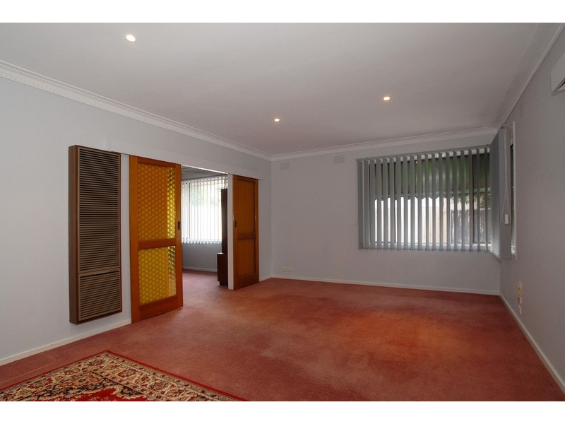 4 Mountain View Crescent, Seaford VIC 3198