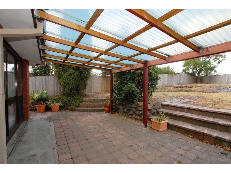 4 Mountain View Crescent, Seaford VIC 3198