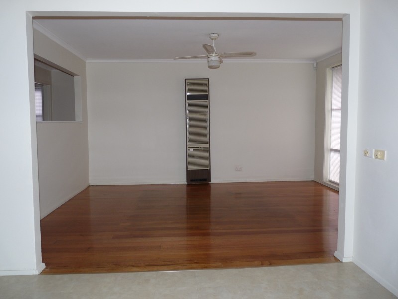 126 Tamarisk Drive, Frankston North VIC 3200
