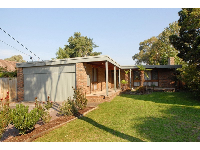 11 Sussex Crescent, Seaford VIC 3198