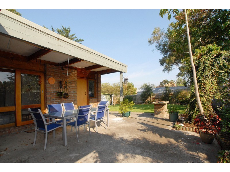 11 Sussex Crescent, Seaford VIC 3198