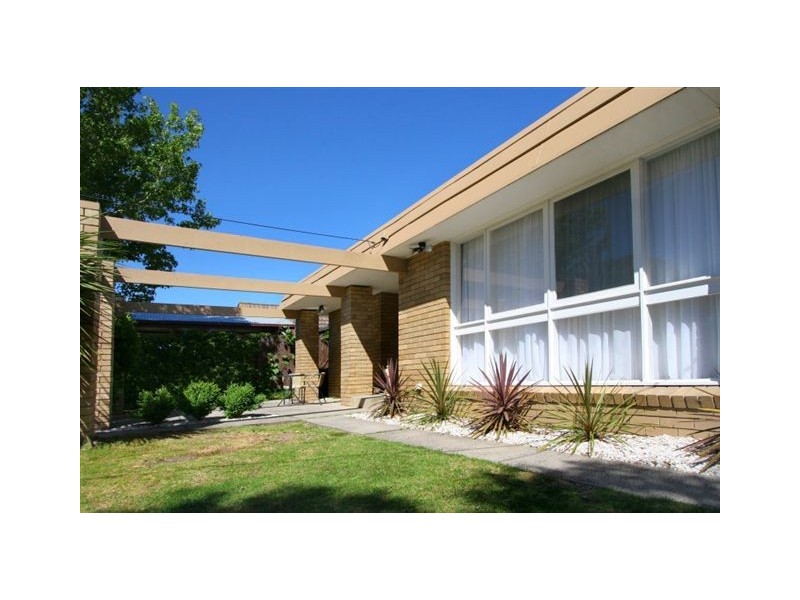 19 Henry Crescent, Seaford VIC 3198