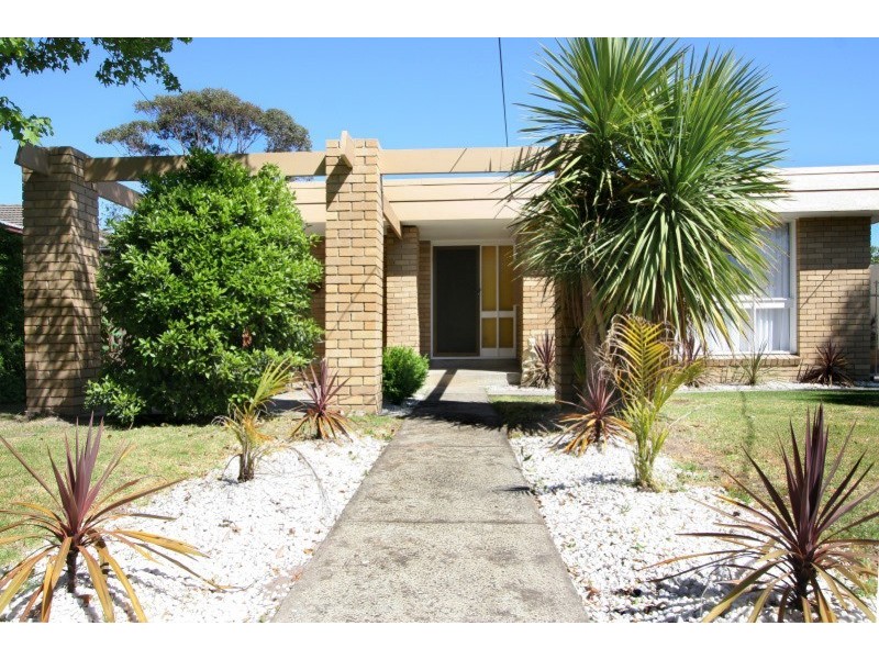 19 Henry Crescent, Seaford VIC 3198
