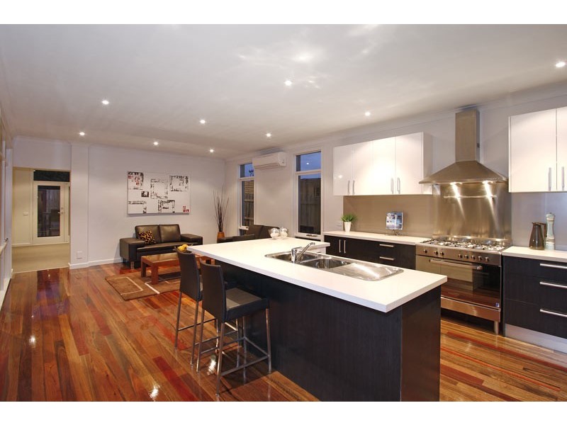 133 Kananook Avenue, Seaford VIC 3198