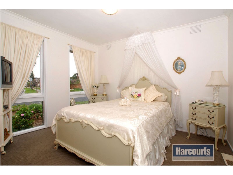 1 Lucas Crescent, Seaford VIC 3198