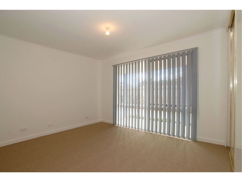 18 Erwin Drive, Seaford VIC 3198